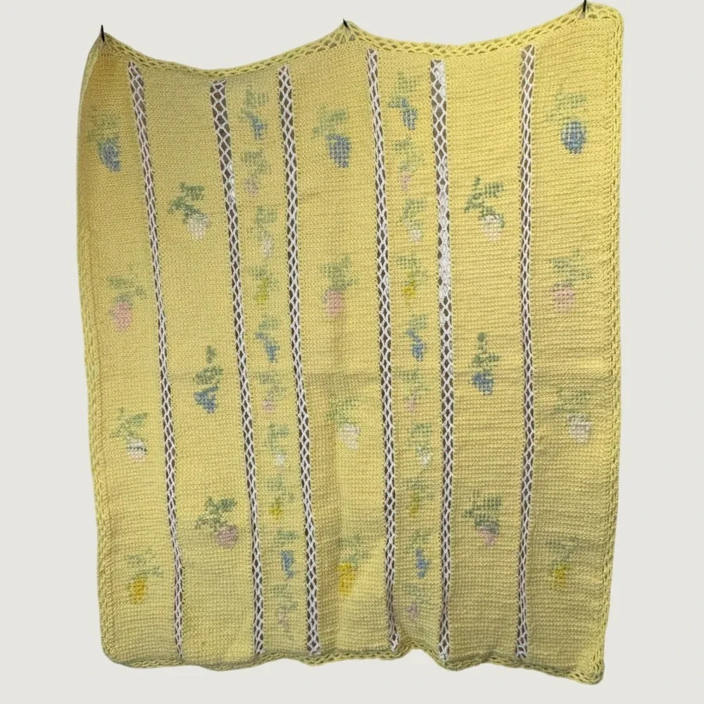 Vintage Handmade Crochet Baby Blanket Yellow Floral‎ Cottagecore Nursery 36x42